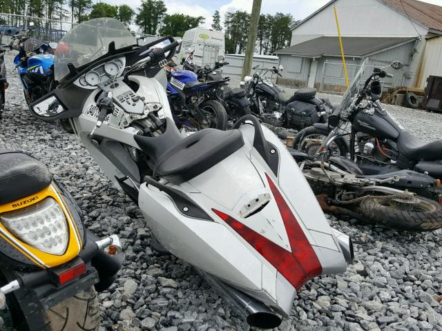 5VPSW36N9B3007737 - 2011 VICTORY MOTORCYCLES VISION TOU WHITE photo 3