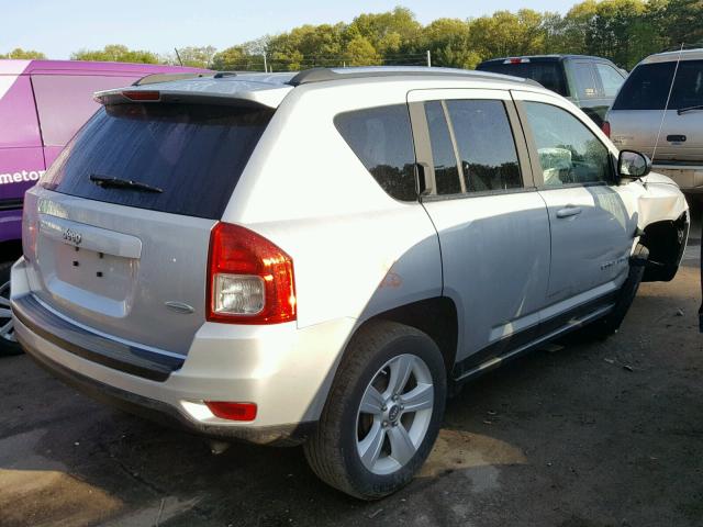 1J4NT1FB9BD264478 - 2011 JEEP COMPASS SP 银色 照片 4