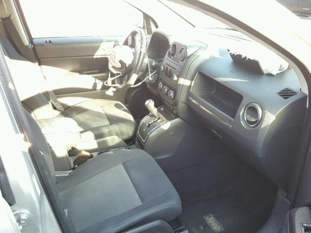 1J4NT1FB9BD264478 - 2011 JEEP COMPASS SP 银色 照片 5