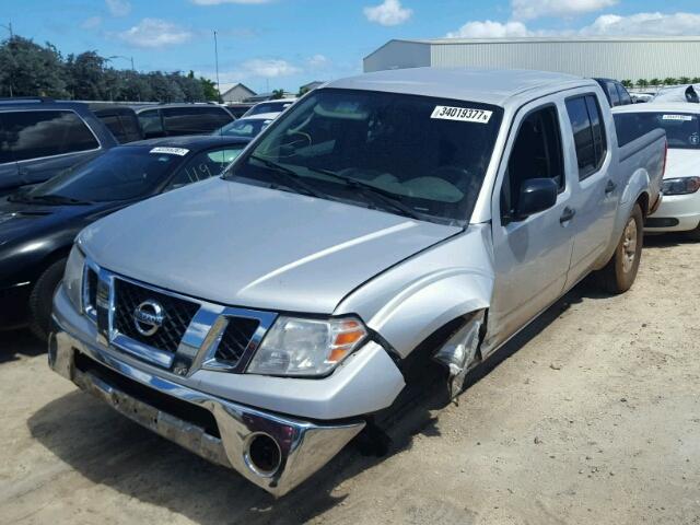 1N6AD0ER8AC421915 - 2010 NISSAN FRONTIER C SILVER photo 2