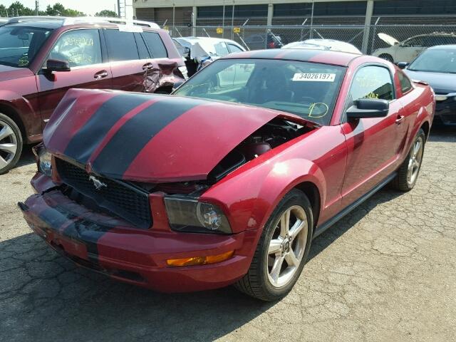 1ZVHT80N685115170 - 2008 FORD MUSTANG RED photo 2