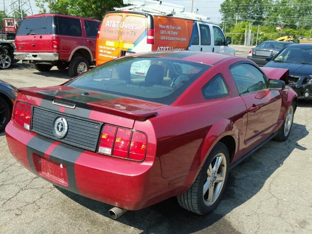 1ZVHT80N685115170 - 2008 FORD MUSTANG RED photo 4