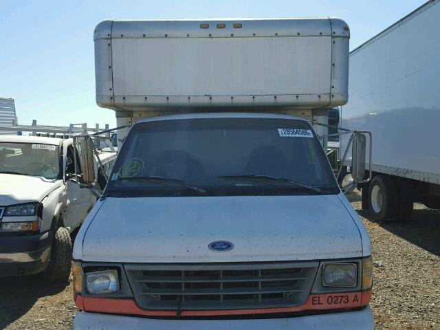 1FDKE37M1RHA41607 - 1994 FORD ECONOLINE WHITE photo 9