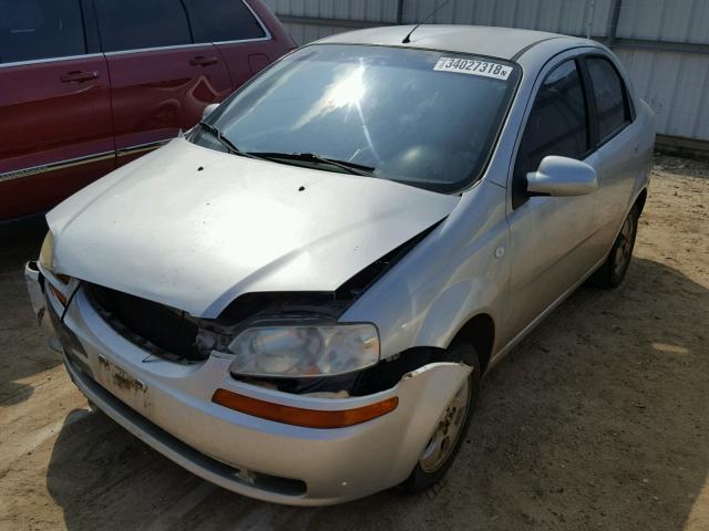 KL1TD56646B555399 - 2006 CHEVROLET AVEO BASE Argent photo 2