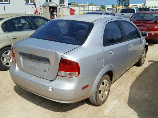 KL1TD56646B555399 - 2006 CHEVROLET AVEO BASE Argent photo 4