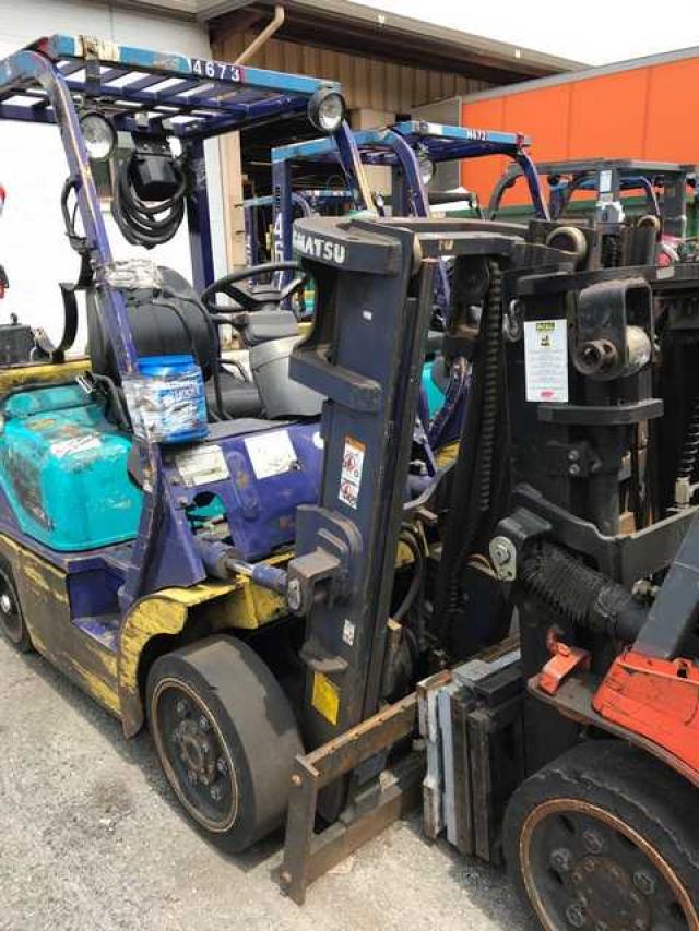 558966A - 2002 KMTS FORKLIFT UNKNOWN - NOT OK FOR INV. photo 2