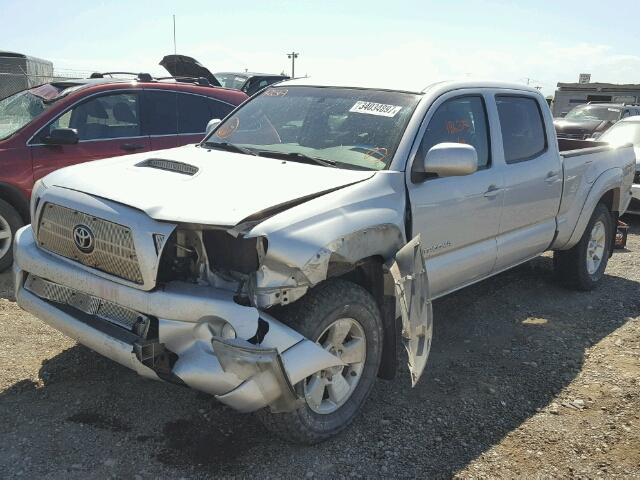 5TEMU52N29Z616890 - 2009 TOYOTA TACOMA DOU SILVER photo 2