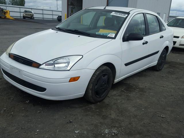 1FAFP33P01W195831 - 2001 FORD FOCUS LX WHITE photo 2