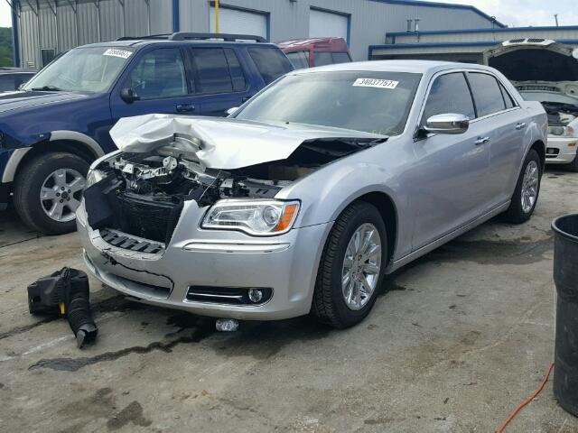 2C3CCACG4CH221270 - 2012 CHRYSLER 300 LIMITE SILVER photo 2