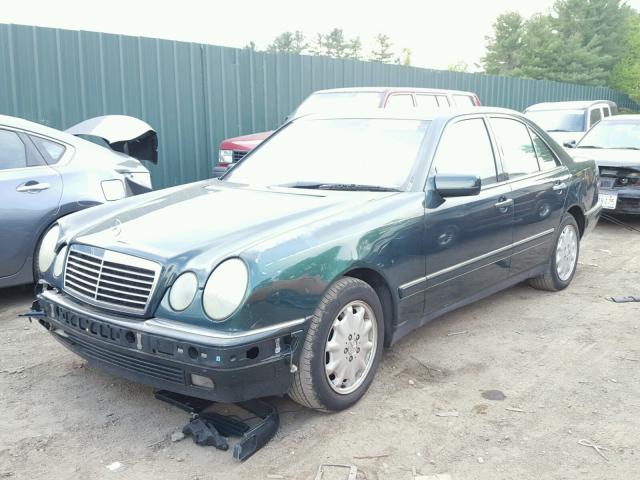 WDBJF55F5VJ029250 - 1997 MERCEDES-BENZ E 320 GREEN photo 2