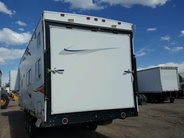 4XTFN35255C157874 - 2005 OTHER 5TH WHEEL WHITE photo 3