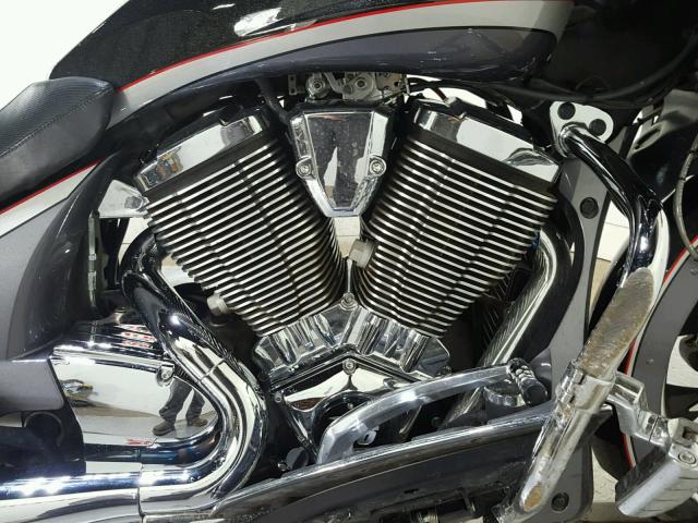 5VPYW36N9G3053196 - 2016 VICTORY MOTORCYCLES MAGNUM TWO TONE photo 11