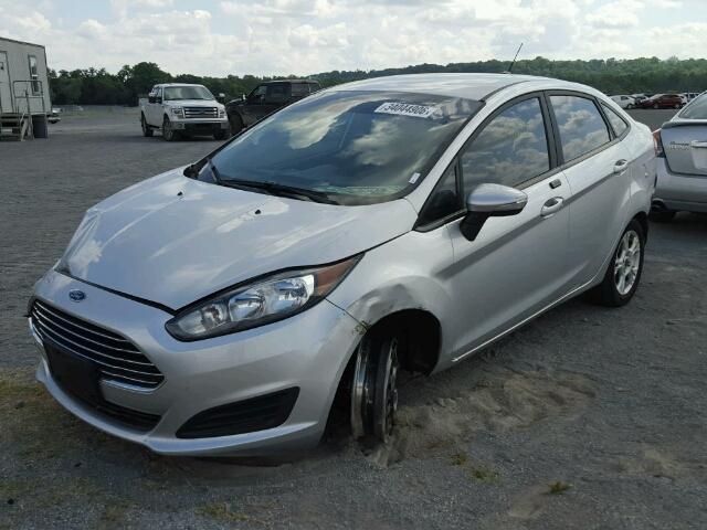 3FADP4BJ2FM140928 - 2015 FORD FIESTA SE SILVER photo 2