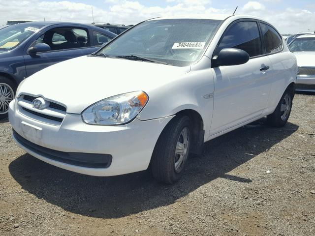 KMHCM36C49U111219 - 2009 HYUNDAI ACCENT GS WHITE photo 2