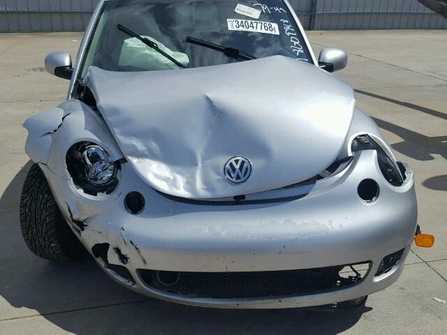 3VWFE21C12M459714 - 2002 VOLKSWAGEN NEW BEETLE 银色 照片 7