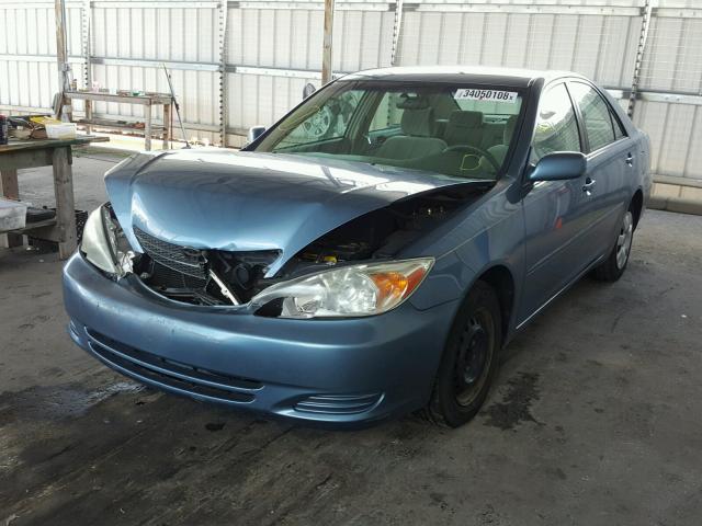 4T1BE32K62U548697 - 2002 TOYOTA CAMRY LE ლურჯი ფოტო 2