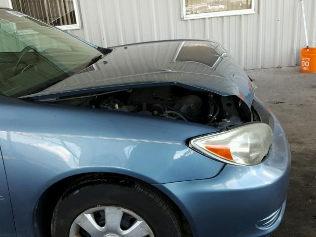 4T1BE32K62U548697 - 2002 TOYOTA CAMRY LE ლურჯი ფოტო 9