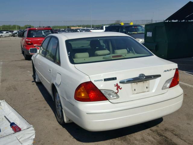 4T1BF28B3YU112879 - 2000 TOYOTA AVALON XL WHITE photo 3