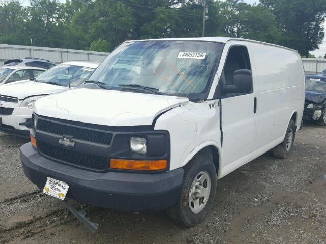 1GCFG15XX61273600 - 2006 CHEVROLET EXPRESS G1 WHITE photo 2