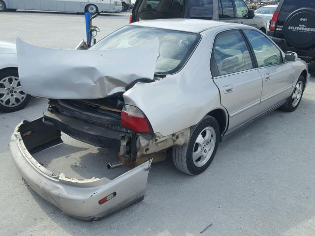 1HGCD5603VA085120 - 1997 HONDA ACCORD SE SILVER photo 4