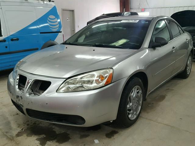 1G2ZF58B774106025 - 2007 PONTIAC G6 VALUE L SILVER photo 2