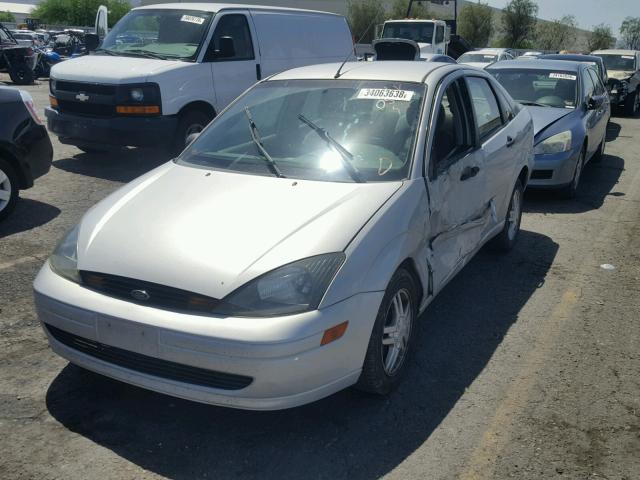 1FAFP34354W186672 - 2004 FORD FOCUS SE C SILVER photo 2