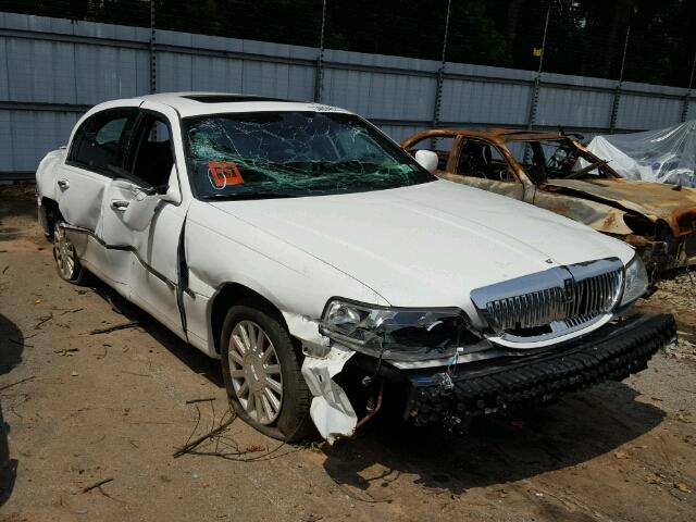 1LNHM82W93Y681851 - 2003 LINCOLN TOWN CAR S WHITE photo 1