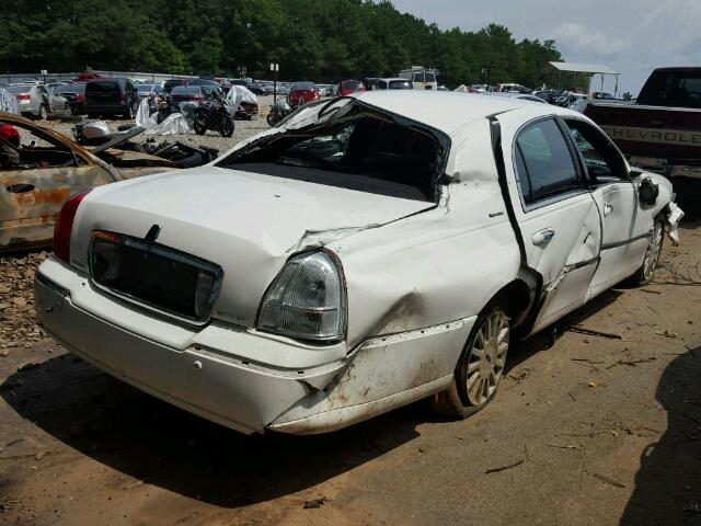 1LNHM82W93Y681851 - 2003 LINCOLN TOWN CAR S WHITE photo 4