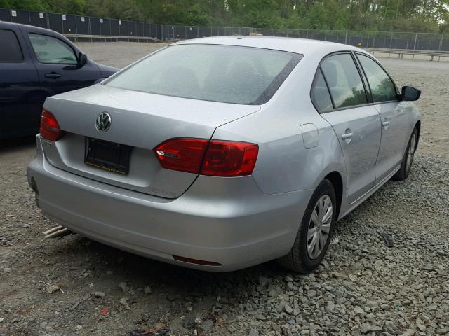 3VW2K7AJ4EM250586 - 2014 VOLKSWAGEN JETTA BASE 银色 照片 4