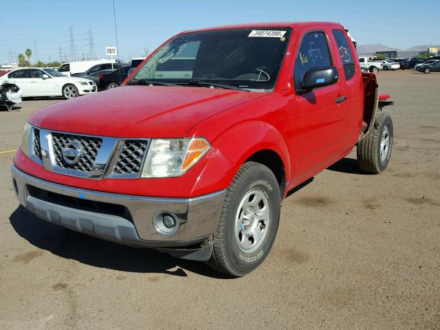 1N6AD06U18C428489 - 2008 NISSAN FRONTIER K RED photo 2