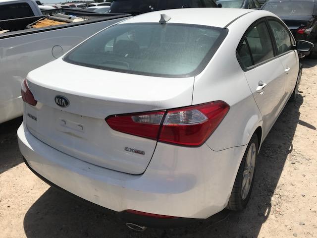 KNAFX4A87E5052007 - 2014 KIA FORTE EX WHITE photo 4