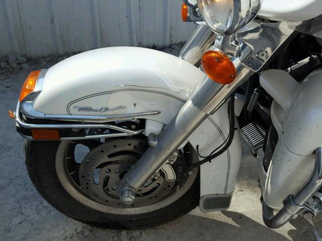 1HD1FCW126Y703273 - 2006 HARLEY-DAVIDSON FLHTCUI Ақ фото 9