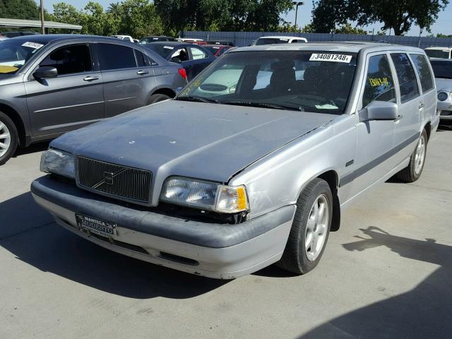 YV1LW5547V2317476 - 1997 VOLVO 850 SILVER photo 2