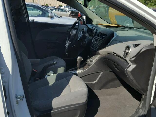 1G1JA6SH1E4197888 - 2014 CHEVROLET SONIC LS WHITE photo 5