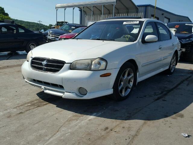 JN1CA31D41T613349 - 2001 NISSAN MAXIMA GXE WHITE photo 2