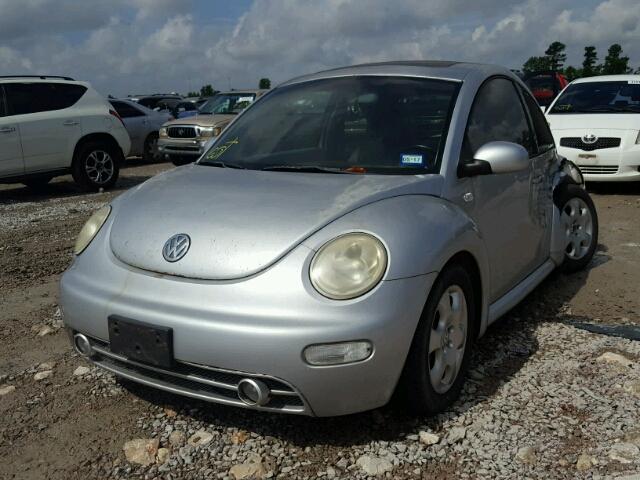 3VWCC21C71M408791 - 2001 VOLKSWAGEN NEW BEETLE 银色 照片 2