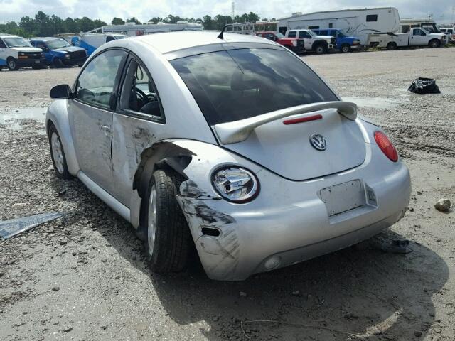 3VWCC21C71M408791 - 2001 VOLKSWAGEN NEW BEETLE 银色 照片 3