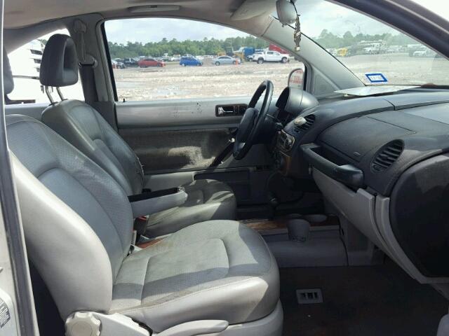 3VWCC21C71M408791 - 2001 VOLKSWAGEN NEW BEETLE 银色 照片 5