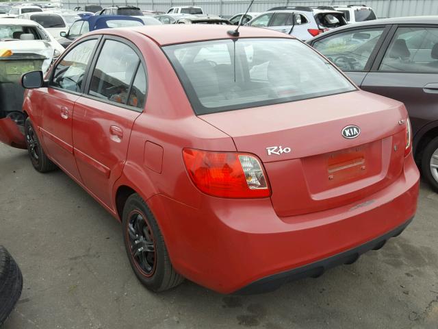 KNADH4A38B6734439 - 2011 KIA RIO BASE RED photo 3