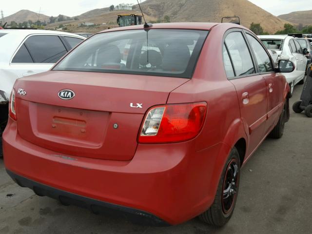 KNADH4A38B6734439 - 2011 KIA RIO BASE RED photo 4