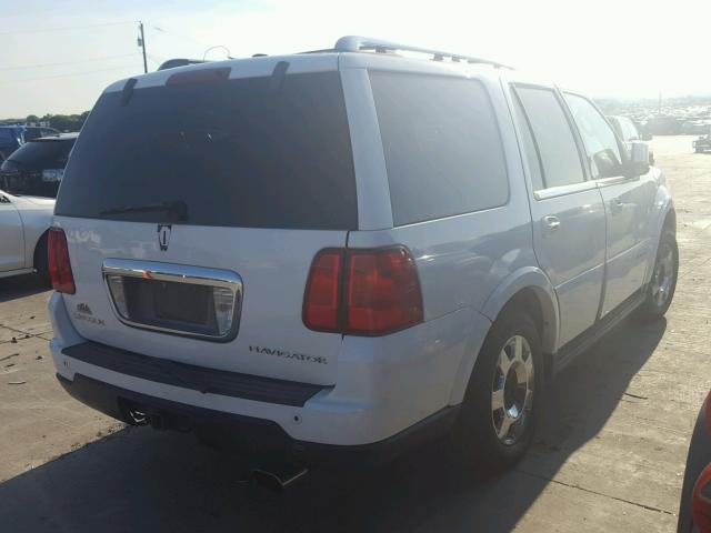 5LMFU27575LJ08111 - 2005 LINCOLN NAVIGATOR WHITE photo 4