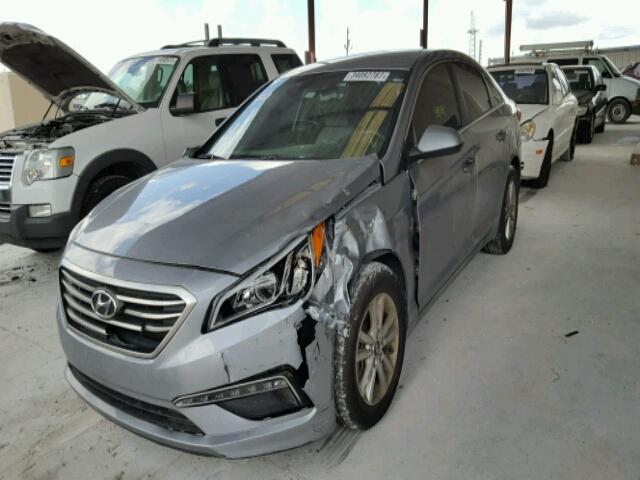 5NPE24AF8FH002004 - 2015 HYUNDAI SONATA SE GRAY photo 2