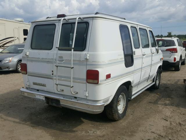 2GBEG25Z0N4127396 - 1992 CHEVROLET G20 WHITE photo 4