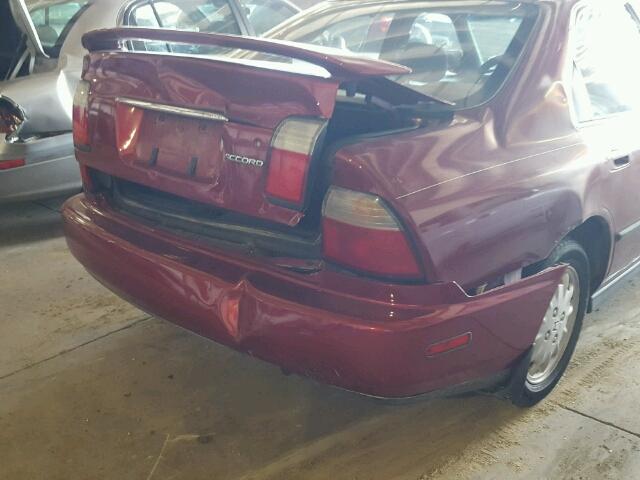 1HGCD5631TA113679 - 1996 HONDA ACCORD LX RED photo 9