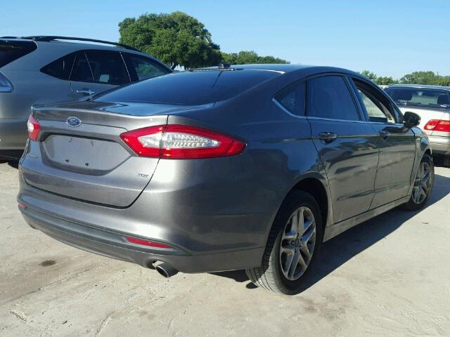 1FA6P0H7XE5372310 - 2014 FORD FUSION SE GRAY photo 4