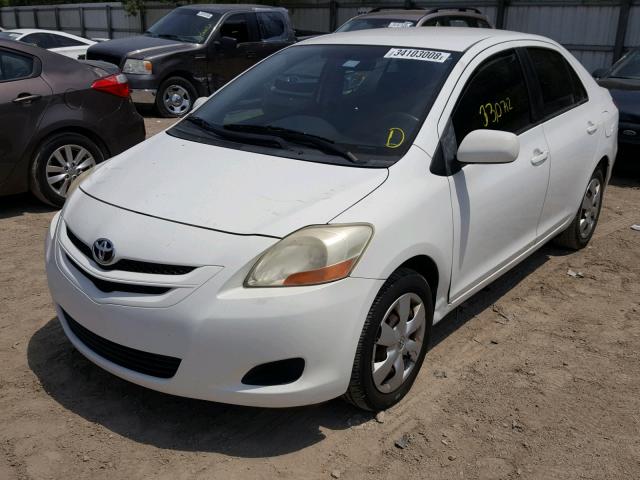 JTDBT923671024108 - 2007 TOYOTA YARIS WHITE photo 2