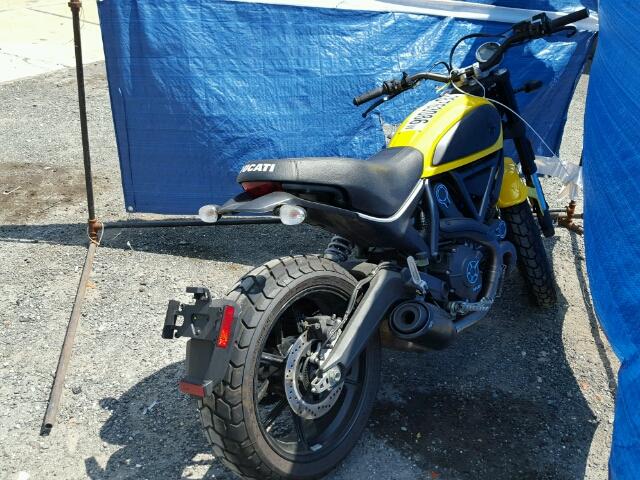 ML015ANM0FT000062 - 2015 DUCATI SCRAMBLER YELLOW photo 4