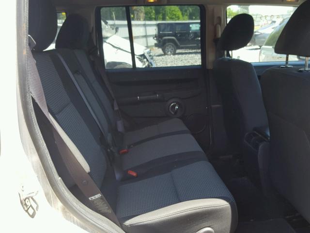 1J8HH48K09C547797 - 2009 JEEP COMMANDER WHITE photo 6