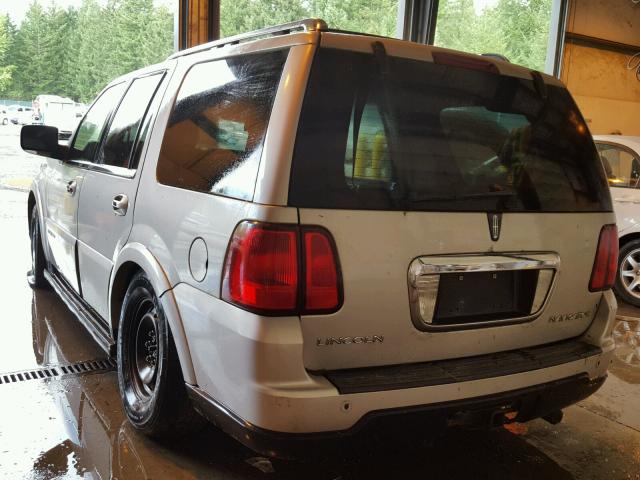 5LMFU28596LJ20504 - 2006 LINCOLN NAVIGATOR SILVER photo 3