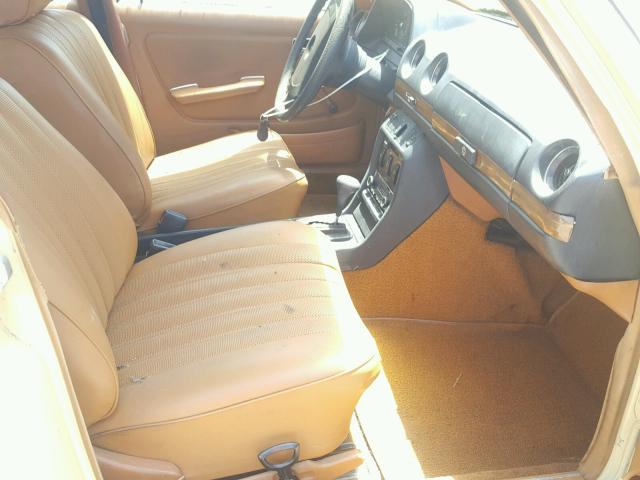 00012312312024093 - 1977 MERCEDES-BENZ 240 D YELLOW photo 5